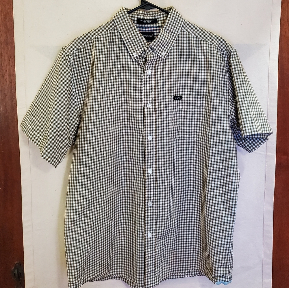 Matix Short Sleeve Button Up Large * - image 2